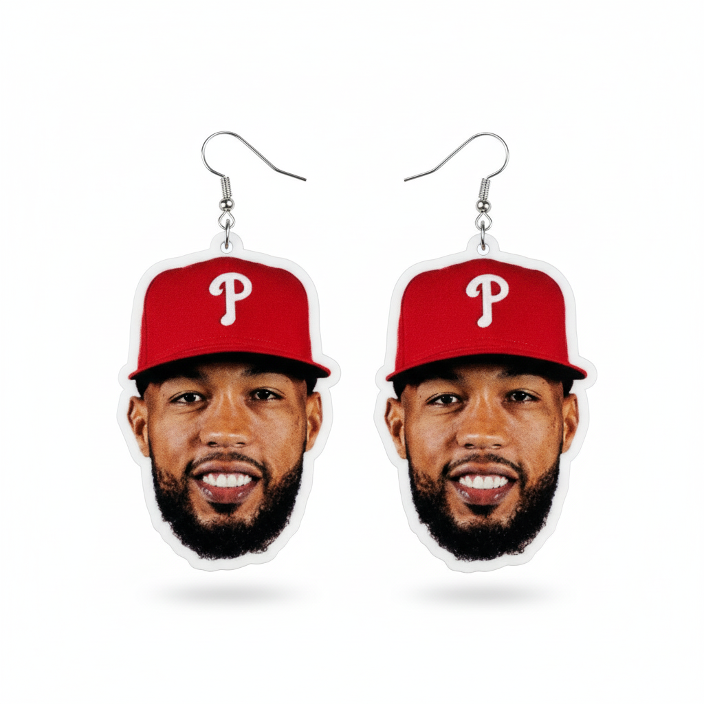 Earrings with a red cap and visible 'P' logo on a white background Cristopher Sánchez